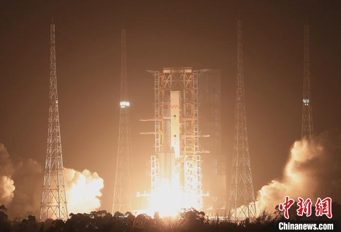 長征七號運載火箭成功發(fā)射天舟六號貨運飛船。西昌衛(wèi)星發(fā)射中心供圖 2
