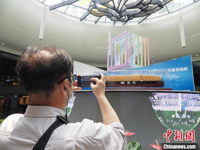 上海開啟科普地鐵行活動，向公眾展示重要科學(xué)設(shè)施及科技發(fā)展?！∩虾？破盏罔F行活動主辦方 供圖