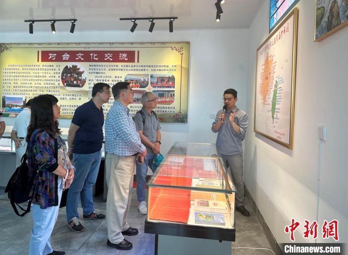 參訪方壺巖張圣君母殿，了解其歷史文脈以及在兩岸的發(fā)展情況?！∴嵔?攝