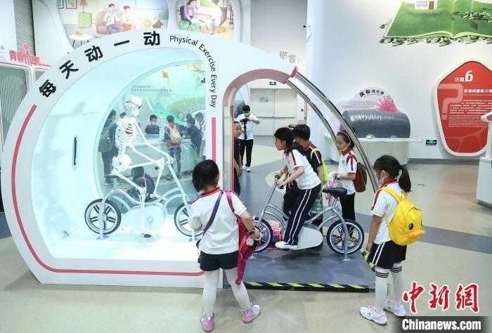 歷時(shí)3年設(shè)計(jì)打造中國(guó)科技館“共話(huà)健康真意”展廳全新亮相