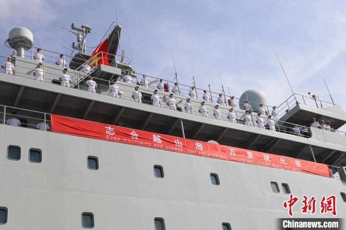 圖為戚繼光艦抵達(dá)越南進(jìn)行友好訪(fǎng)問(wèn)?！O一 攝
