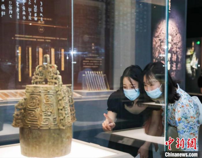 展覽集中表現(xiàn)漢字的肇始源流、發(fā)展演變、內(nèi)在力量與悠長意蘊(yùn)等?！》钯t區(qū)新聞辦供圖