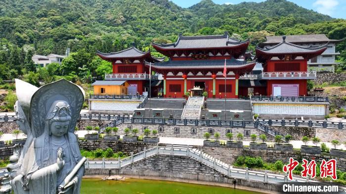 圖為金貝寺?！∮嗌强?攝