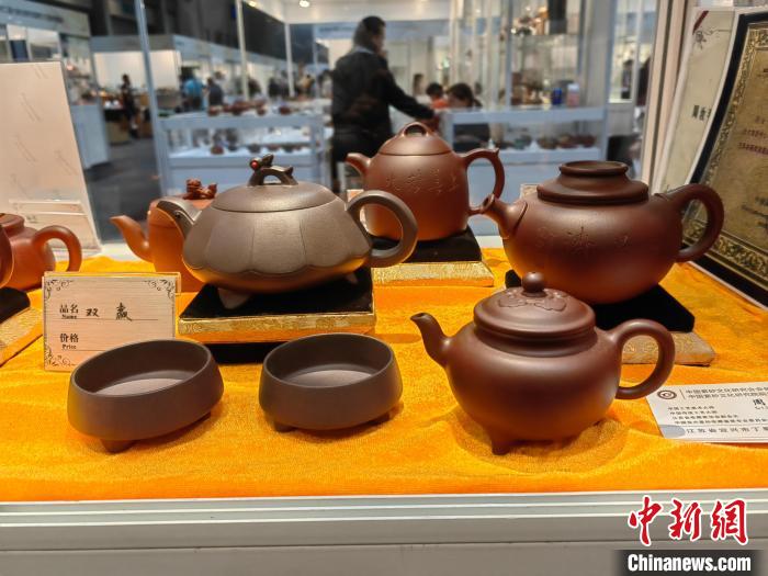 圖為周汝平紫砂作品?！⒋鬅?攝