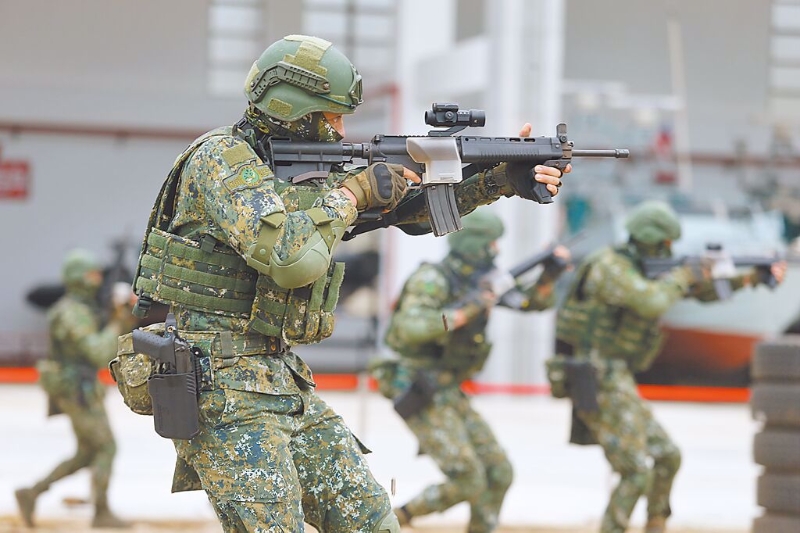 去年志愿士兵不適服役人數(shù)達(dá)4066人創(chuàng)近年新高，引發(fā)國(guó)軍戰(zhàn)力不足的討論。（示意圖／本報(bào)系資料照）.jpg