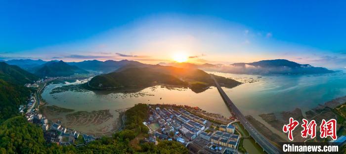 溪邳村背山靠海，風(fēng)光旖旎。(資料圖) 吳慶堂 攝