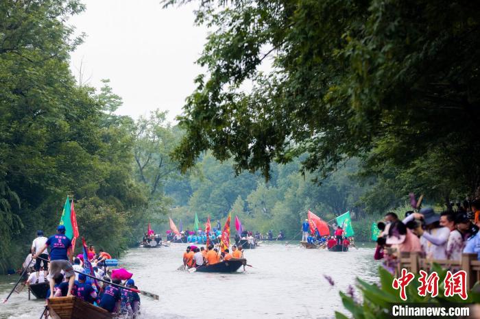國家級非遺五常龍舟勝會舉行再現“龍騰水鄉(xiāng)”盛景