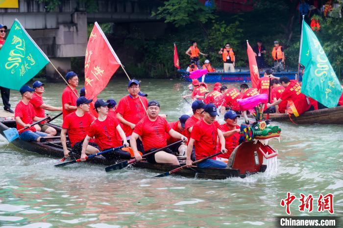 五常龍舟勝會現場。　五常街道供圖