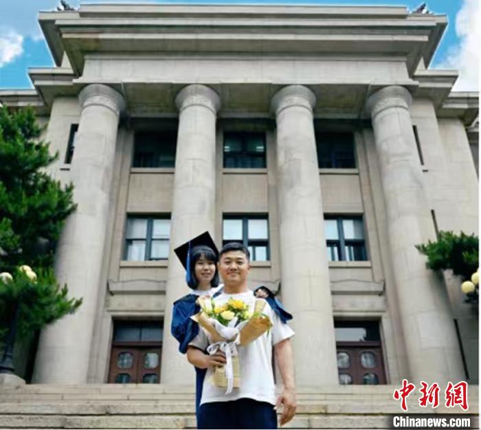 男子在機場喪失自主呼吸和心跳醫(yī)學(xué)情侶聯(lián)手“教科書式”救人