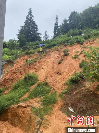 賀州市昭平縣文竹鎮(zhèn)桂花村山體滑坡現(xiàn)場?！V西自然資源廳供圖