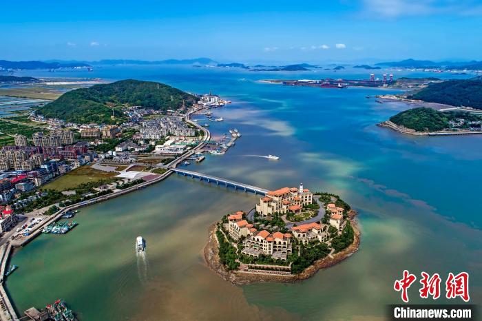 浙江“千島之城”新鄉(xiāng)賢的多面人生：深耕海島不斷轉型