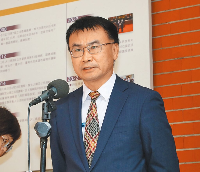 中國大陸開放臺(tái)鳳梨釋迦，農(nóng)委會(huì)主委陳吉仲反而在臉書砲轟臺(tái)東縣長(zhǎng)饒慶鈴。（圖／本報(bào)系資料照）