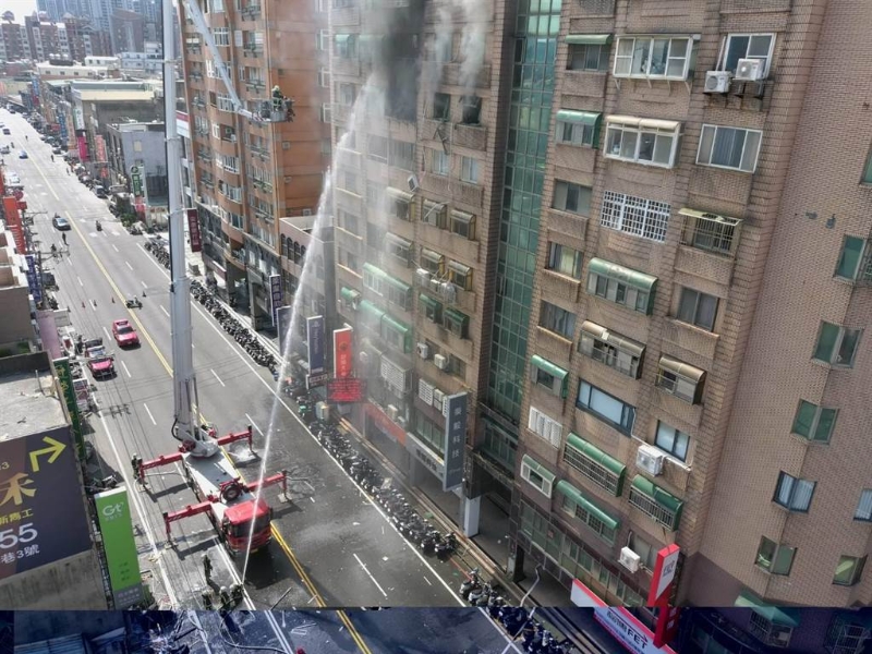 新竹縣竹北市24日發(fā)生瓦斯加壓站壓力異常造成嚴重氣爆意外。（新竹縣消防局提供／陳育賢新竹傳真） 圖片來源：臺灣“中時新聞網(wǎng)”.jpg