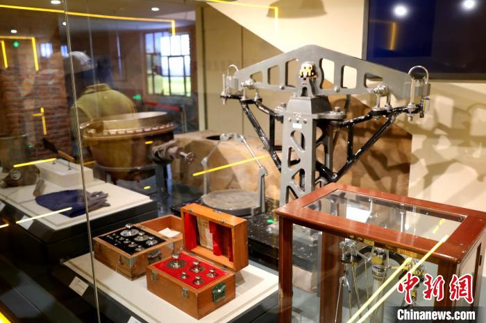 圖為原子城紀念館內(nèi)展品?！⊙Φ?攝