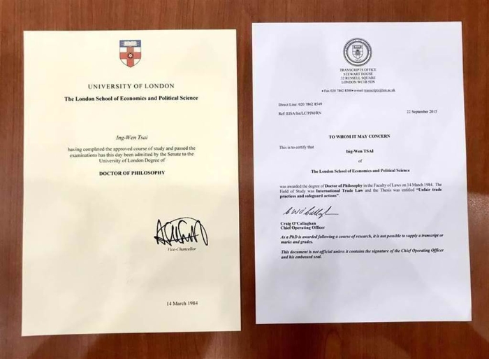 蔡英文辦公室2019年曾在記者會(huì)中，秀出蔡英文的學(xué)歷證明