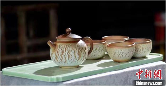 圖為柴窯瓷器成品?！⊙Τ切麄鞑?供圖