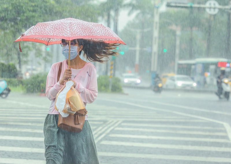 臺當局氣象部門針對10縣市發(fā)布豪雨特報，其中高雄市山區(qū)、屏東縣山區(qū)及恒春半島有大豪雨。(本報資料照片) 圖片來源：臺灣“中時新聞網(wǎng)”