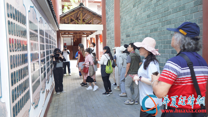 兩岸媒體人參訪女書生態(tài)博物館。（攝影：虞鷹）