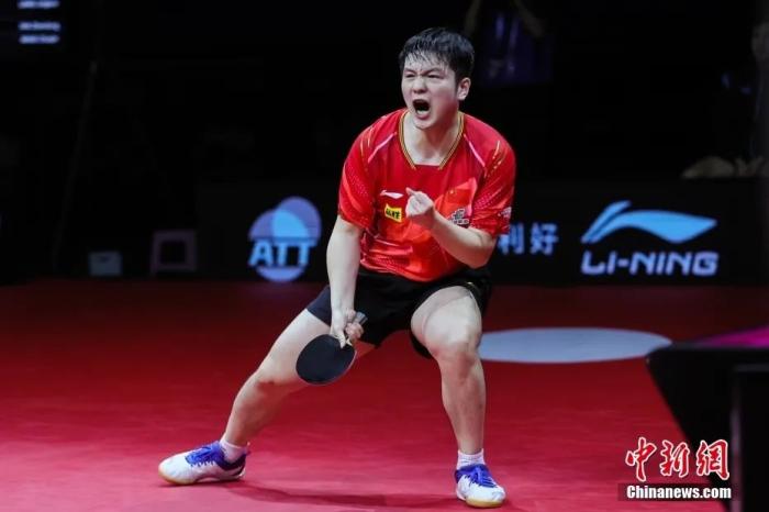 北京時(shí)間9月6日晚，2023平昌乒乓球亞錦賽男團(tuán)決賽落幕。圖為樊振東在比賽中。圖 視覺(jué)中國(guó)