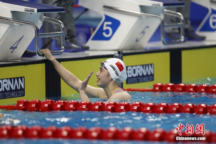 9月24日，杭州第19屆亞運會女子200米蝶泳決賽在杭州奧體中心游泳館舉行。中國選手張雨霏以2分05秒57的成績打破亞運會紀錄，獲得冠軍。<a target='_blank' href='/'>中新社</a>記者 富田 攝