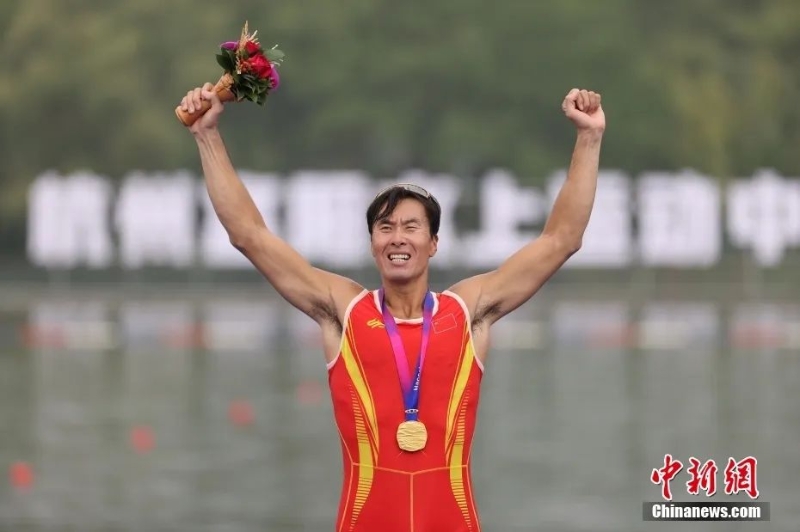 圖為張亮慶祝勝利。<a target='_blank' href='/'>中新社</a>記者 湯彥俊 攝