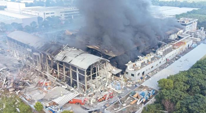9月22日，臺灣屏東一高爾夫球工廠發(fā)生火災(zāi)爆炸事故。 圖片來源：臺灣《聯(lián)合報(bào)》
