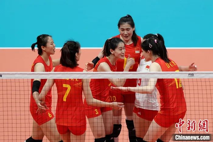 中國(guó)女排在比賽中。圖片來(lái)源：視覺(jué)中國(guó)