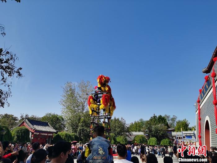 吳橋雜技表演。<a target='_blank' href='/' >中新網(wǎng)</a>記者 李金磊 攝
