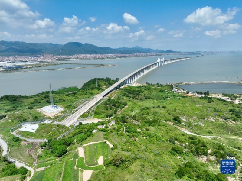 福廈高鐵湄洲灣跨海大橋（9月19日攝，無人機照片）。新華社記者 姜克紅 攝