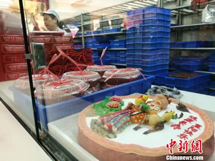 資料圖：等待銷售的重陽糕。　鐘升 攝