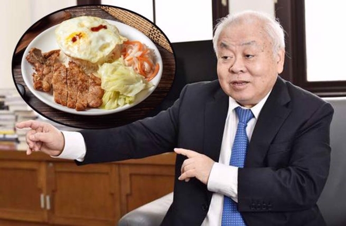 主計長朱澤民對排骨變薄的一番答詢，被外界批評為何不食肉糜