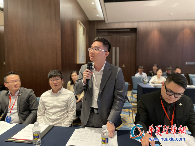 臺灣青年分別做自我介紹和分享。（攝影 李昕）