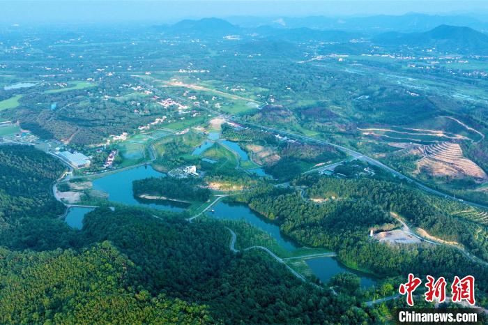 航拍安徽七門堰引水灌溉工程一隅。(無人機(jī)照片)李濤攝
