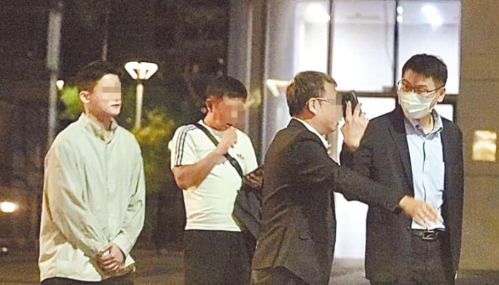 臺(tái)北市議員徐巧芯6日爆料，陸委會(huì)副主委梁文杰（右一）10月27日晚間到內(nèi)湖某招待所，疑有女陪侍