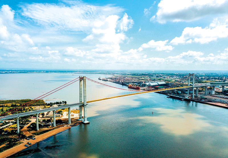 中國(guó)援建的莫桑比克馬普托跨海大橋（2019 年 4 月 8 日攝） 張宇攝  《瞭望》