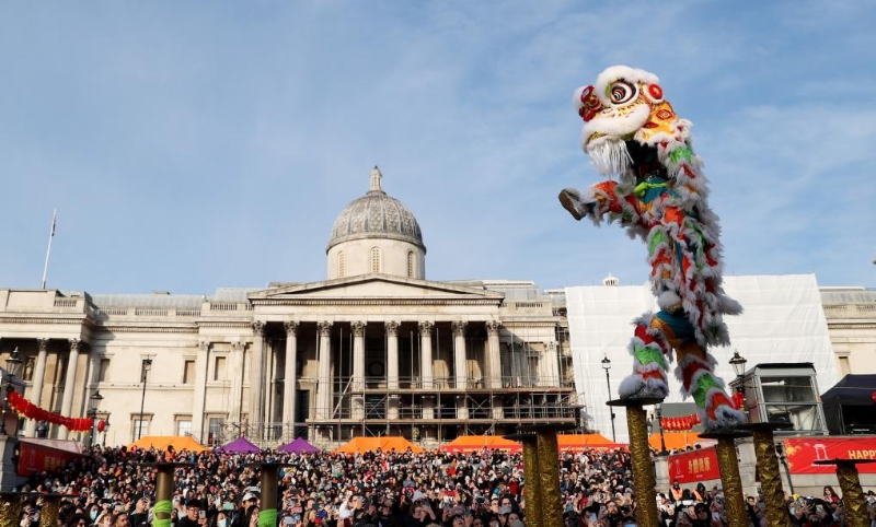 1月22日，英國倫敦特拉法加廣場舉行春節(jié)慶典，慶祝兔年新春佳節(jié)。（圖源：新華社）