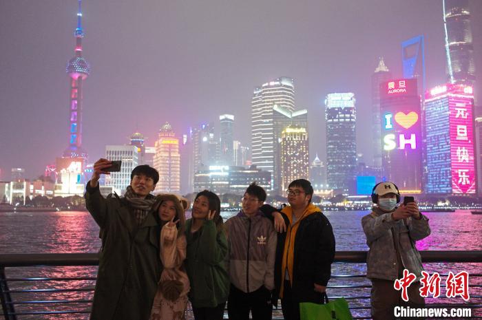 上海：民眾在游樂(lè)消費(fèi)、文化體驗(yàn)、擁抱自然中開(kāi)啟新的一年