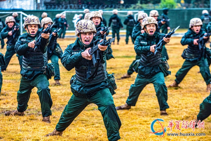 4.官兵在訓(xùn)練場(chǎng)上血性沖天。  李笑仙  攝_副本