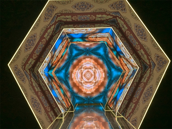 中國國家博物館“華彩萬象——石窟藝術(shù)沉浸體驗(yàn)”現(xiàn)場。人民網(wǎng)記者 韋衍行攝