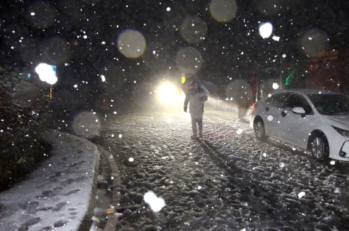 臺(tái)灣陽(yáng)明山下雪
