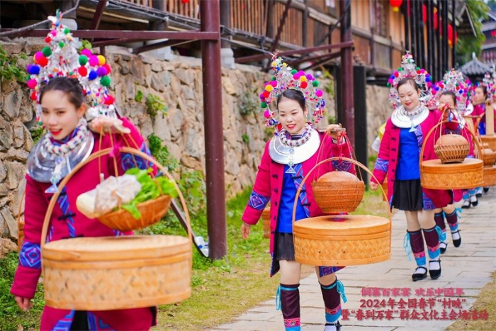 新春走基層丨在中國最大的侗寨看“村晚”、吃百家宴，唱響美好山鄉(xiāng)