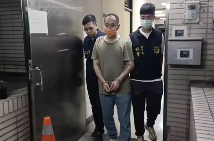 臺(tái)中市杜姓男子（中）為首的詐騙集團(tuán)，架設(shè)假網(wǎng)站發(fā)送釣魚簡(jiǎn)訊.webp