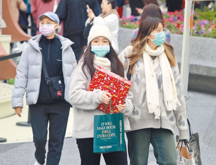 冷氣團仍持續(xù)影，各地天氣寒冷。（本報資料照片）