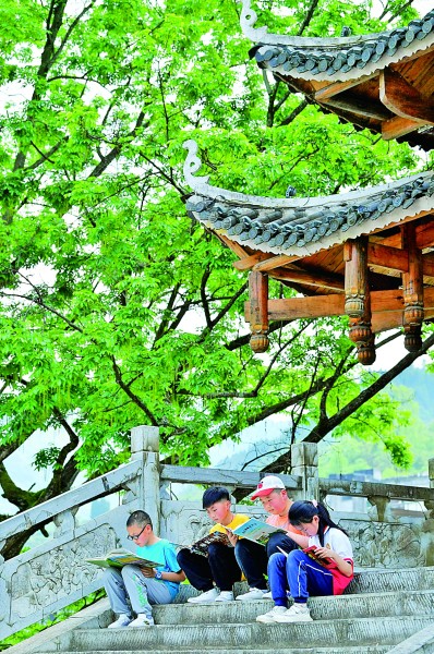 春日，攜一卷泛黃的書回家——古舊書市煥發(fā)新機(jī)