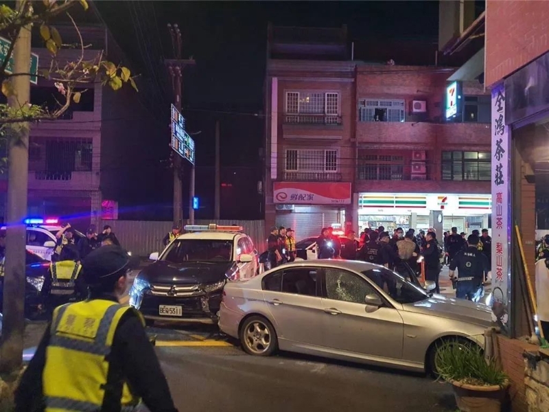 男子持改造槍到桃園市桃園區(qū)景福派出所朝門口射擊8槍，警方立即展開追捕。圖自微信公眾號“看臺?！?jpg