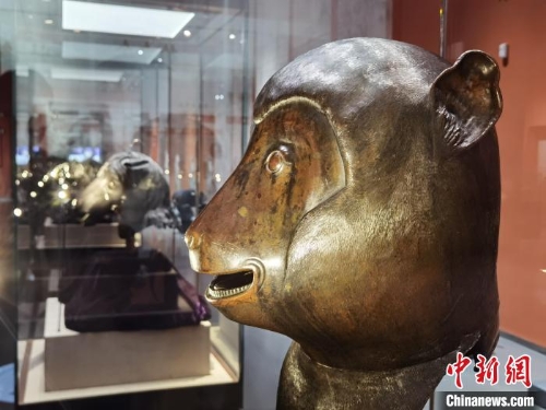 中國保利集團于2000年購得的猴首。胡健 攝.jpeg