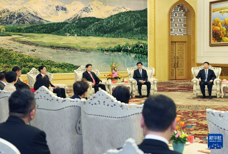 4月27日，中共中央政治局常委、全國政協(xié)主席王滬寧在北京會見傅崐萁率領(lǐng)的中國國民黨民意代表參訪團一行。新華社記者 姚大偉 攝.jpg
