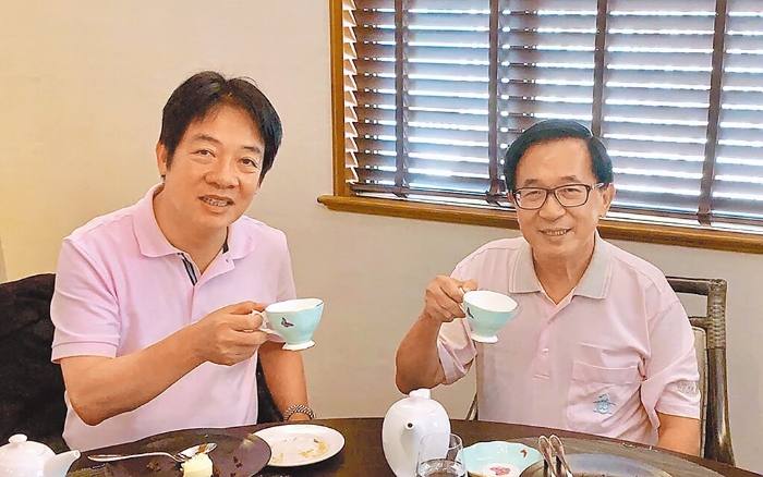 圖為2019年8月，陳水扁在臉書貼出與賴清德喝茶的合照