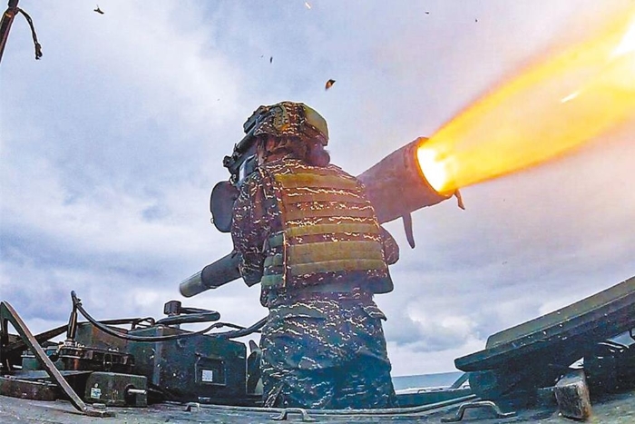 臺灣海軍陸戰(zhàn)隊陸戰(zhàn)九九旅反裝甲連進(jìn)行拖式導(dǎo)彈實彈射擊操演