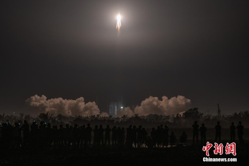 中國(guó)成功發(fā)射天舟八號(hào)貨運(yùn)飛船
